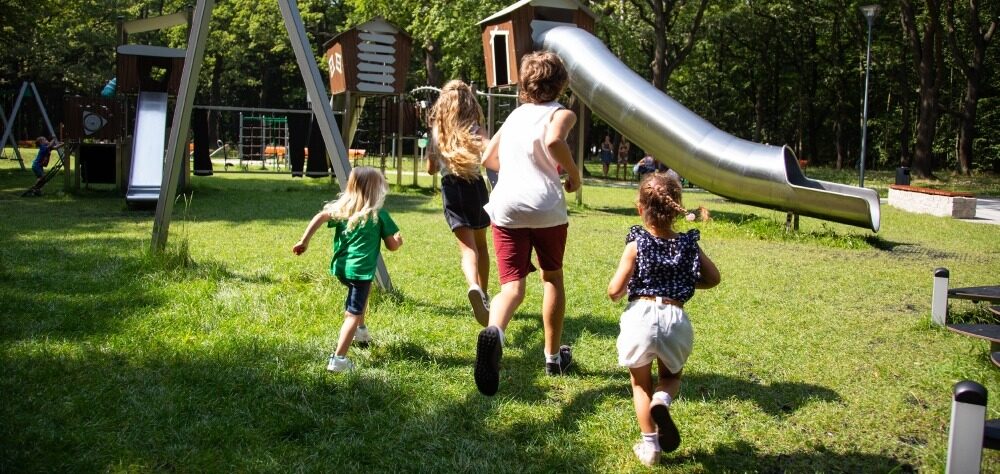 Kids running to slide Play poster 2024 (1) (004)