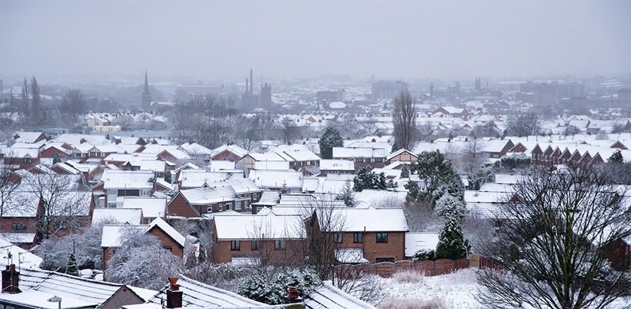 snowy-UK-houses